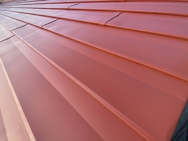 下塗り合板用プライマーを塗布した金属屋根